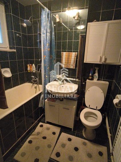 Apartament cu 3 camere decomandat, mobilat în Micro 4