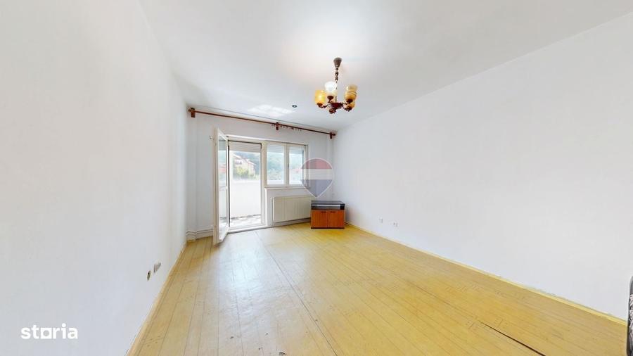 Apartament cu 4 camere în Răcădău
