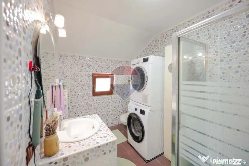 Casă cu 5 camere cu Teren 505 Mp în Central