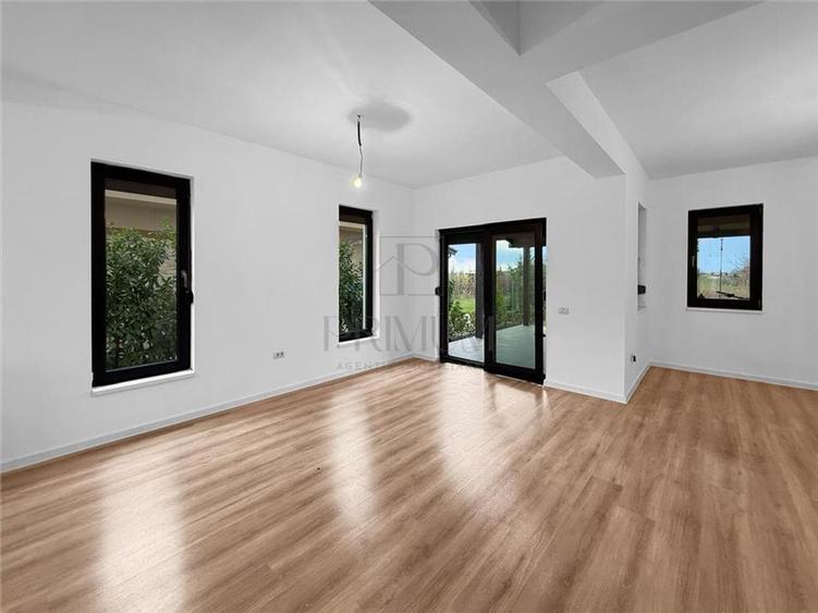 Duplex cu 4 camere cu Canalizare în Moșnița Nouă