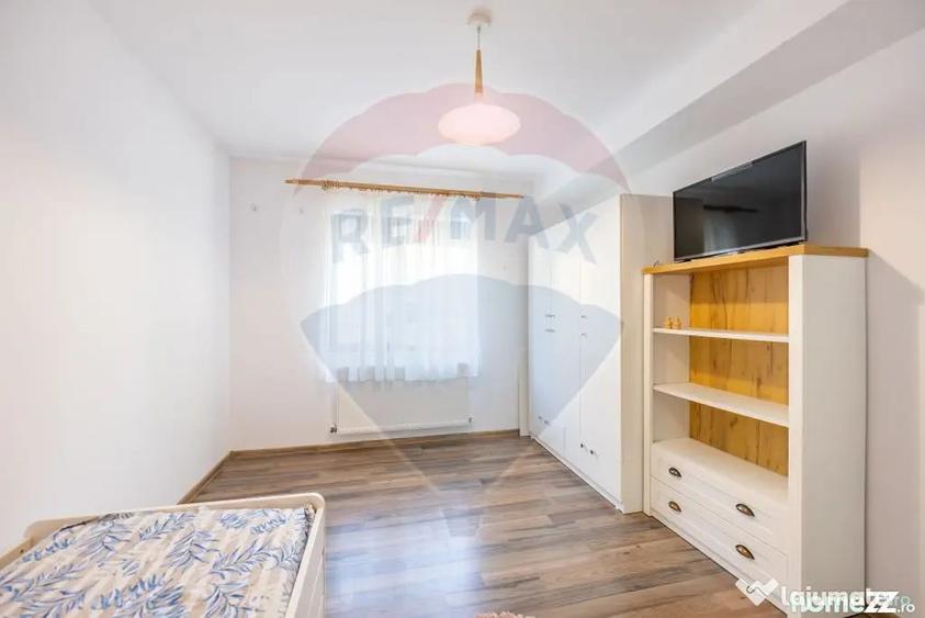 Apartament cu 3 camere semidecomandat în Aurel Vlaicu