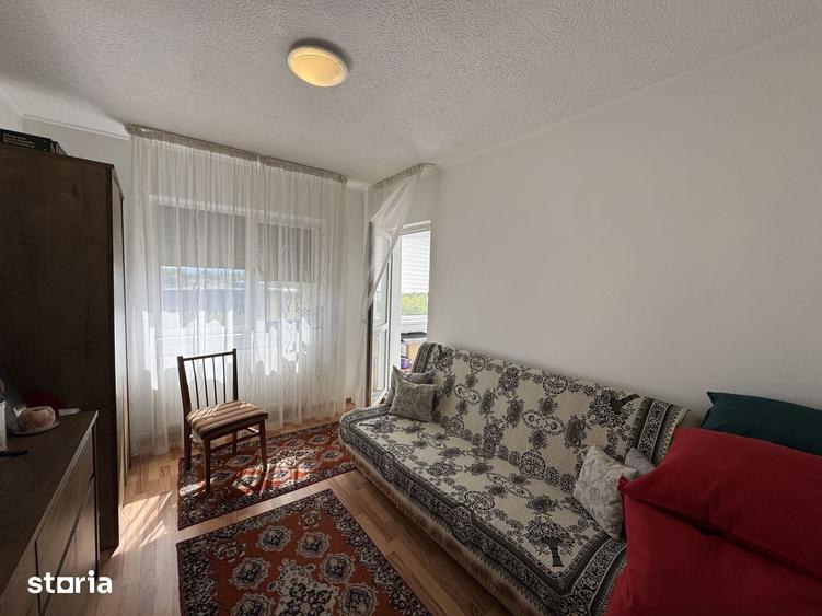 Apartament cu 3 camere decomandat, mobilat în Florilor