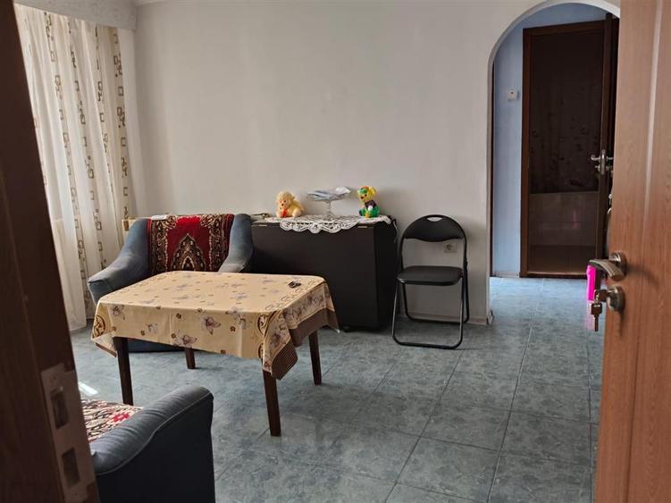 Apartament cu 2 camere semidecomandat, mobilat în Viziru 3