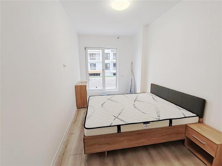 Apartament cu 3 camere decomandat, mobilat în Nord-Est