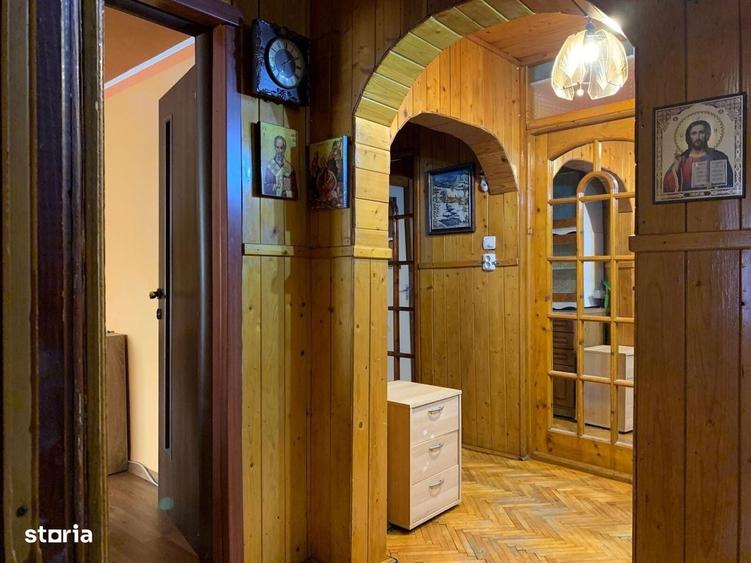 Apartament cu 3 camere decomandat în Dâmbovița
