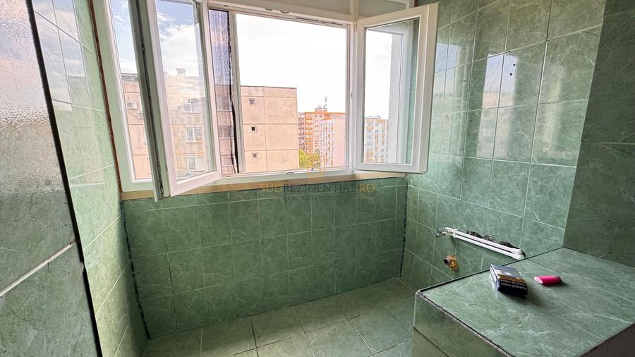 Apartament cu 3 camere decomandat în Rahova