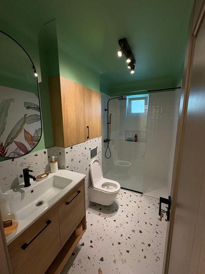 Apartament cu 4 camere semidecomandat în Central