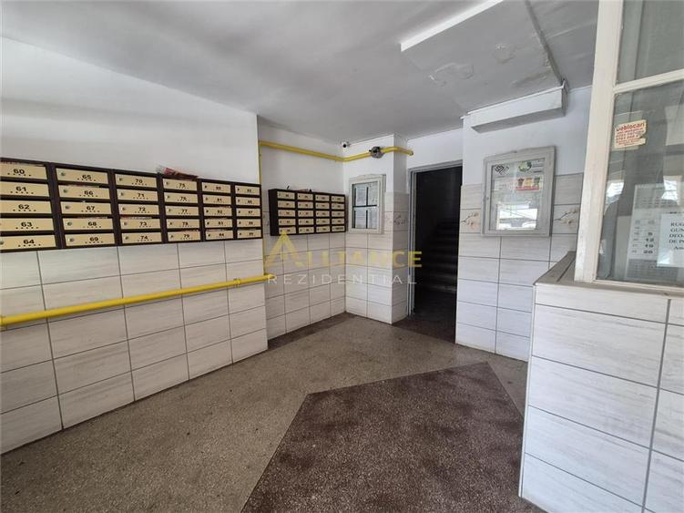Apartament cu 2 camere decomandat în Titan
