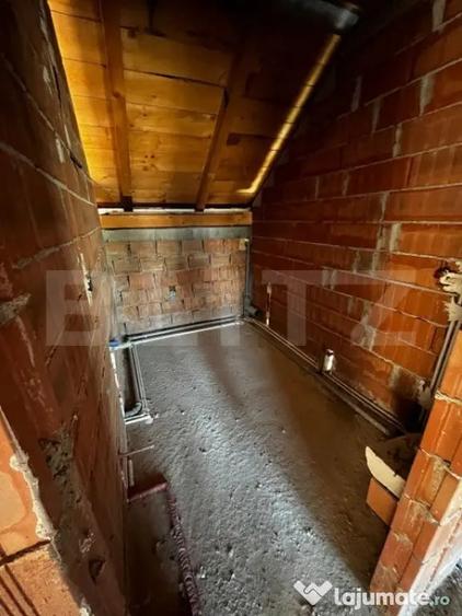Casă cu 6 camere cu Teren 400 Mp în Beclean