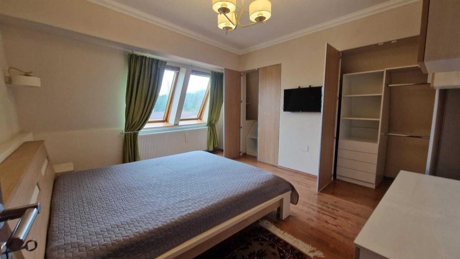 Casă cu 4 camere în Central