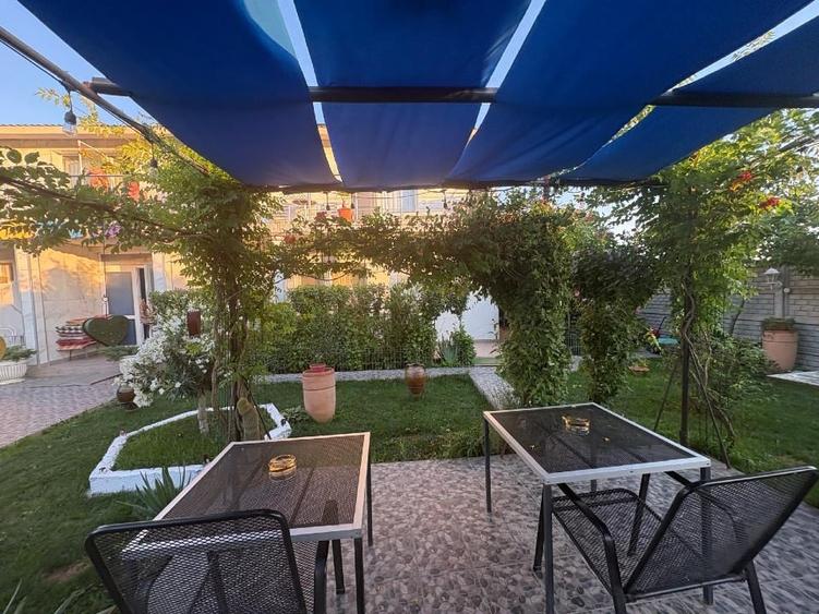 Casă individuală cu 5 camere cu Canalizare în Central