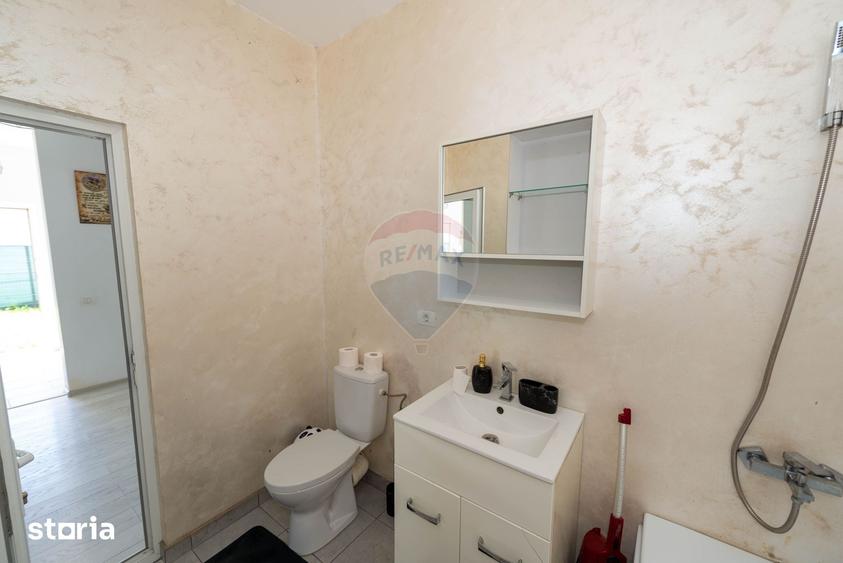Casă cu 3 camere cu Teren 377 Mp în Brănești