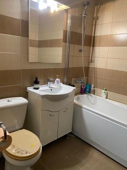 Apartament cu 3 camere semidecomandat în Zahana