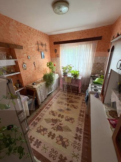 Apartament cu 4 camere decomandat, mobilat în Nord-Est