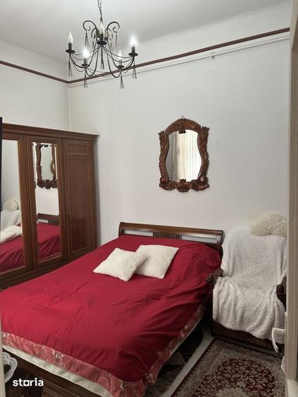 Casă cu 6 camere cu Teren 540 Mp în Central
