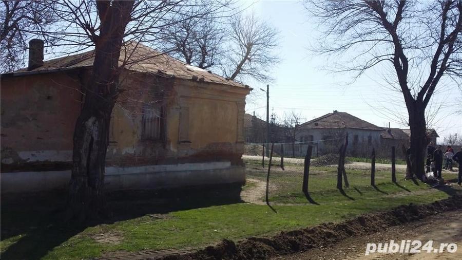 Teren de 2600 mp, în Giurgița