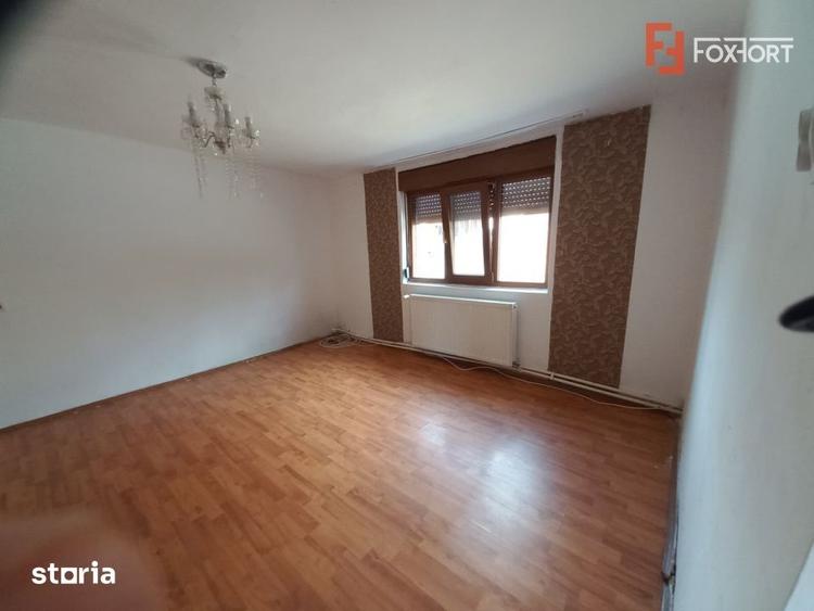 Casă cu 4 camere cu Canalizare în Crișan