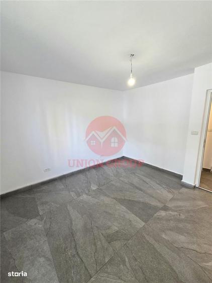 Spațiu comercial, de 64 mp, în Casa de Cultură