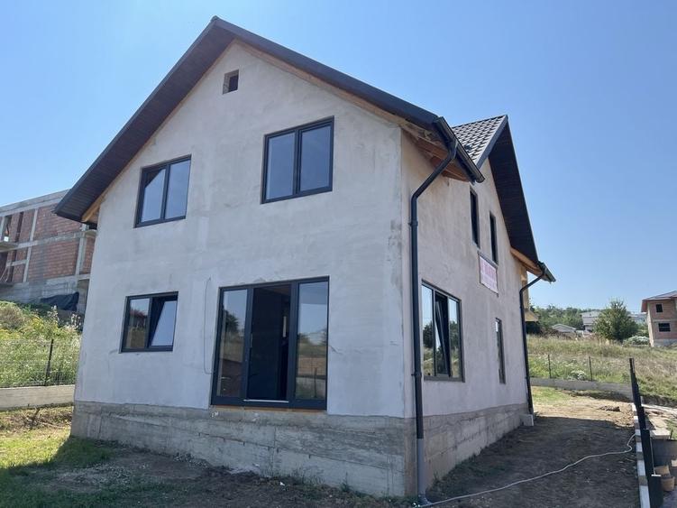 Casă cu 4 camere în Central