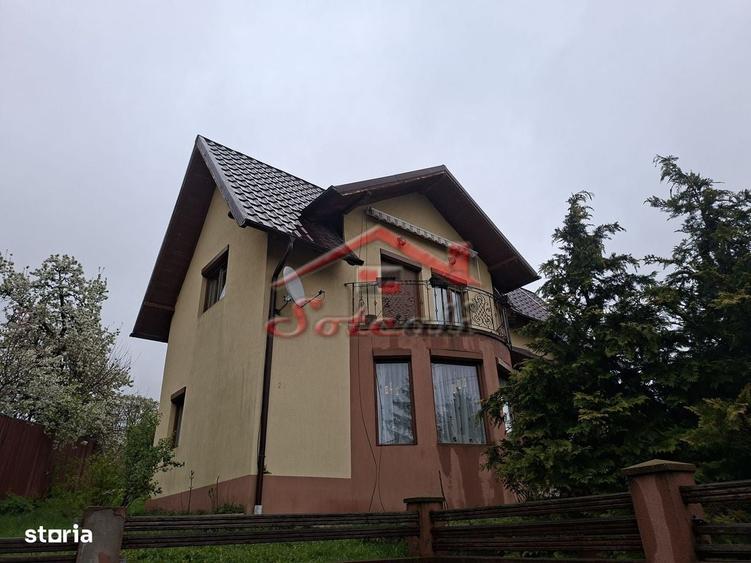 Casă cu 4 camere în Ghioșești