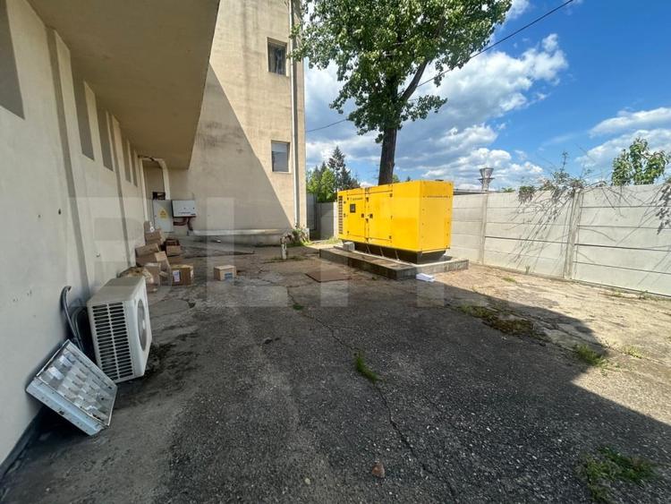 Spațiu comercial, de 1,967 mp, în Centură
