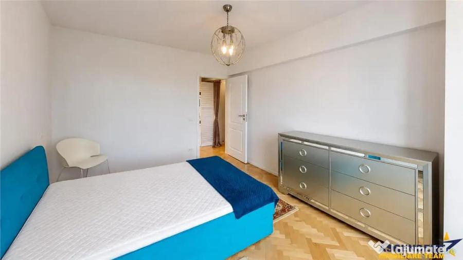 Apartament cu 2 camere semidecomandat în Centrul Civic