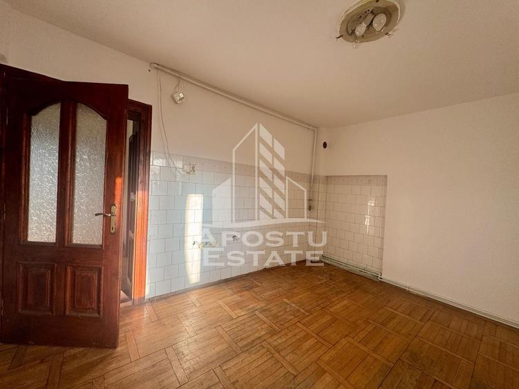 Casă individuală cu 3 camere cu Canalizare în Plopi