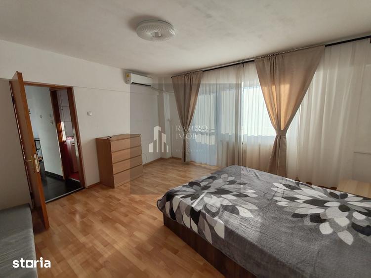 Garsonieră decomandată în Titan