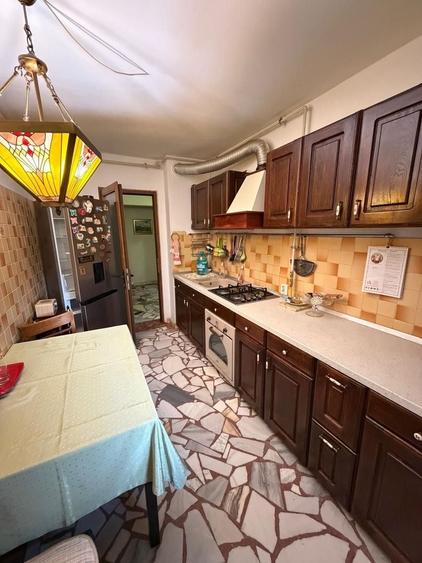 Apartament cu 4 camere, mobilat în Tomis I