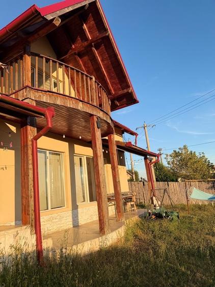 Casă cu 4 camere în Central