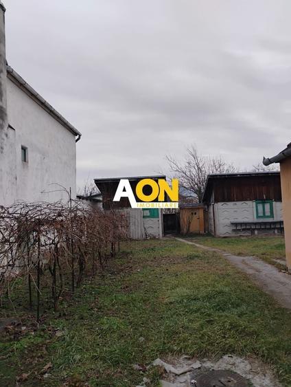Casă individuală cu 2 camere cu Canalizare în Central