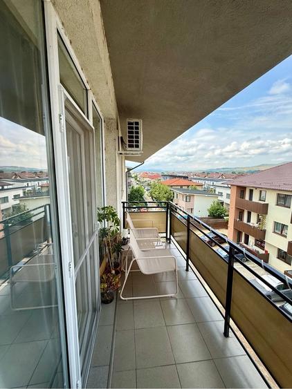 Apartament cu 3 camere decomandat în Florești