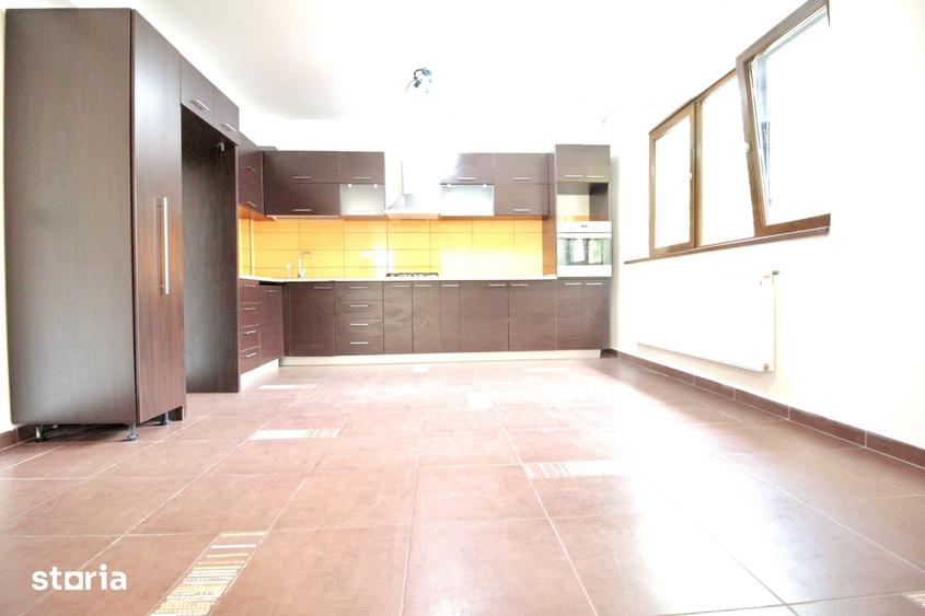 Apartament cu 4 camere decomandat, mobilat în Ghencea