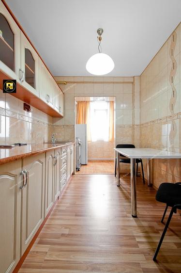 Apartament cu 2 camere decomandat în Micro 17