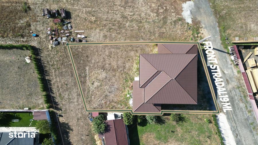 Casă cu 5 camere decomandat cu Teren 589 Mp în Zimandu Nou