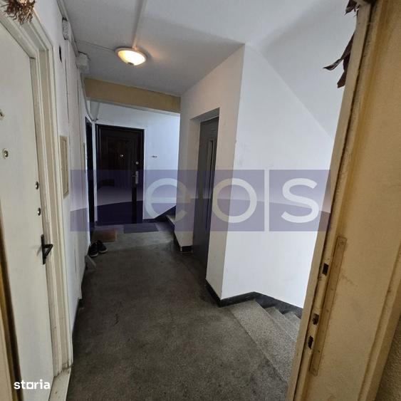 Apartament cu 3 camere decomandat în Barbu Văcărescu
