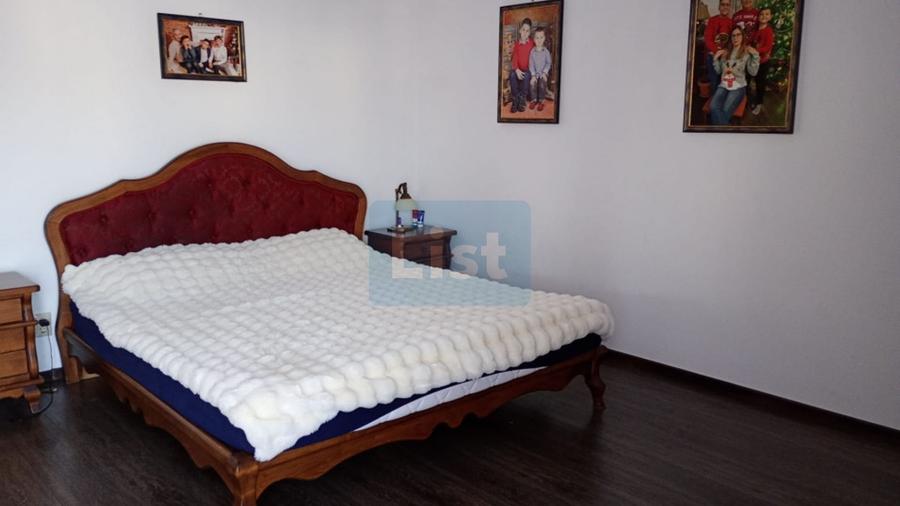 Casă individuală cu 5 camere cu Canalizare în Periferie