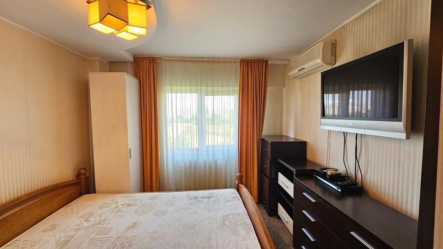 Apartament cu 3 camere decomandat în Centrul Civic