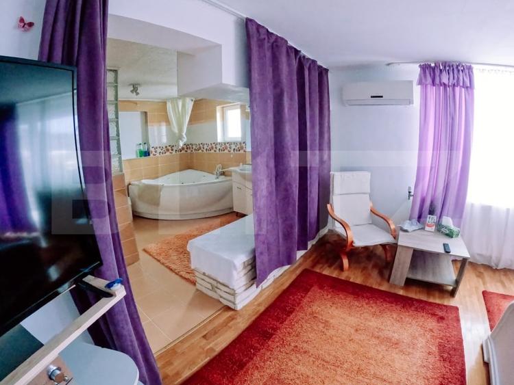 Casă individuală cu 8 camere cu Piscina în Ivănești