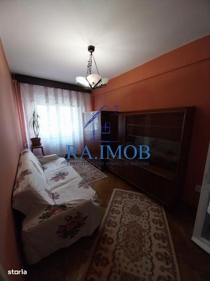 Apartament cu 3 camere semidecomandat în Ultracentral