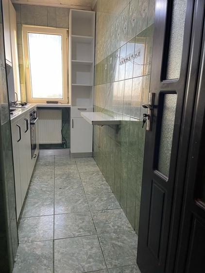Apartament cu 3 camere semidecomandat în Ferentari