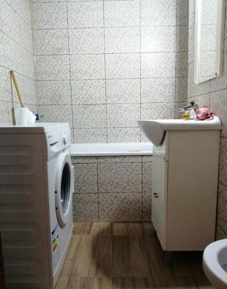 Apartament cu 2 camere decomandat în Victoriei