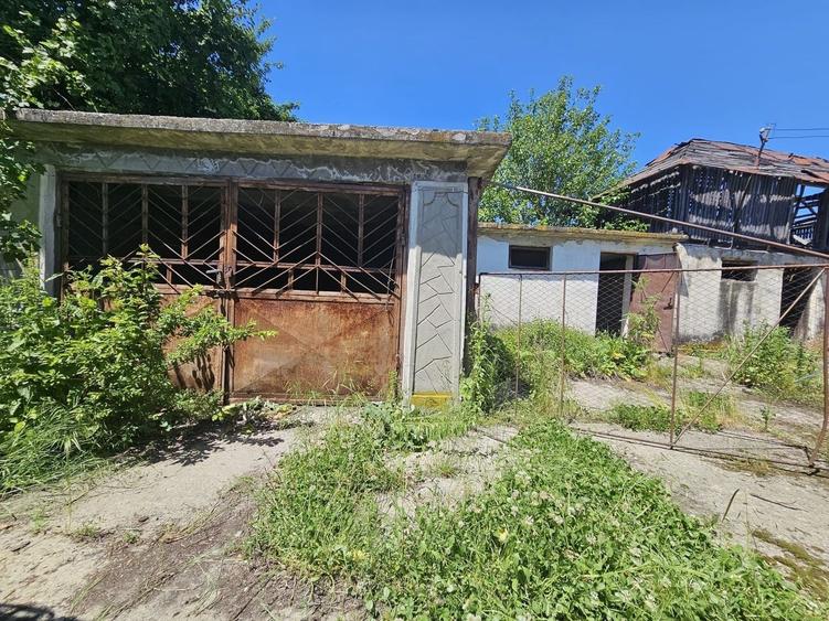 Casă individuală cu 4 camere cu Teren 995 Mp în Viișoara