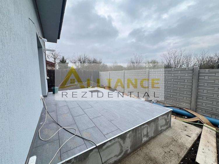 Casă individuală cu 3 camere decomandat cu Canalizare în Berceni