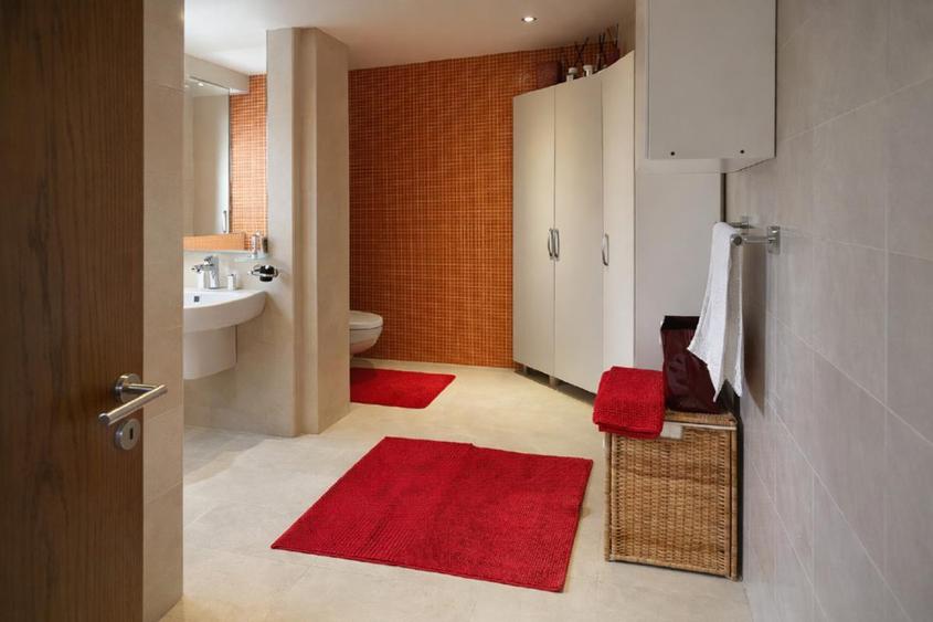 Apartament cu 3 camere decomandat, mobilat în Faleza Nord