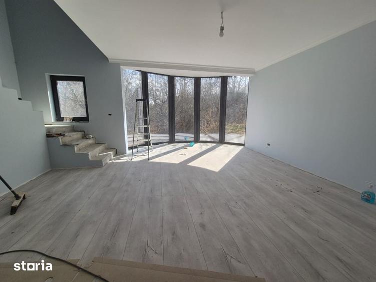 Casă cu 5 camere cu Teren 750 Mp în Central