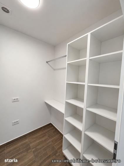 Casă cu 4 camere cu Teren 250 Mp în Central
