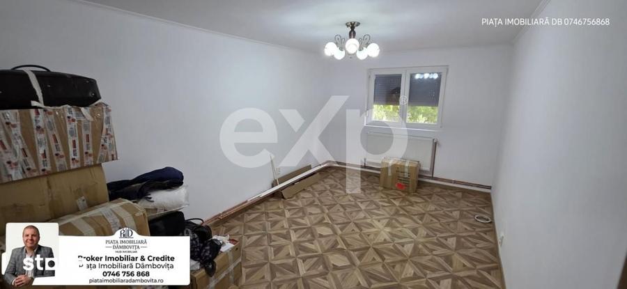 Apartament cu 3 camere decomandat, mobilat în Micro 6