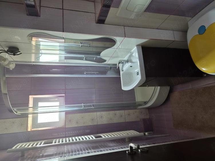 Apartament cu 4 camere decomandat în Complex Studențesc