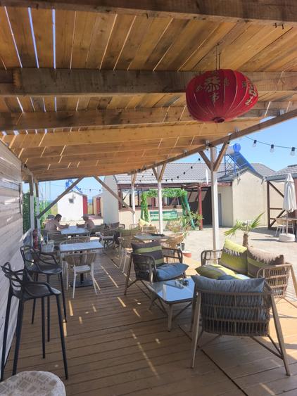 Casă individuală cu 14 camere cu Teren 940 Mp în Corbu